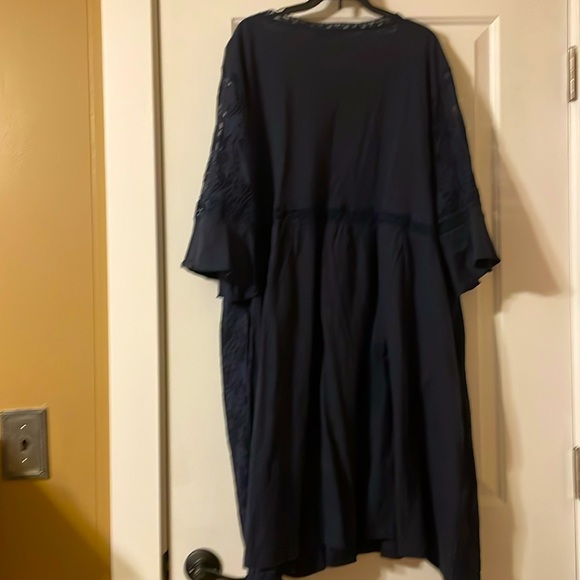 Suzanne Betro Cotton and Lace v-neck Dress - Picture 6 of 7